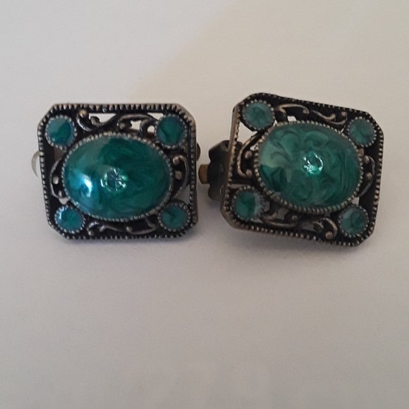 Clip Earrings - Picture 1 of 3